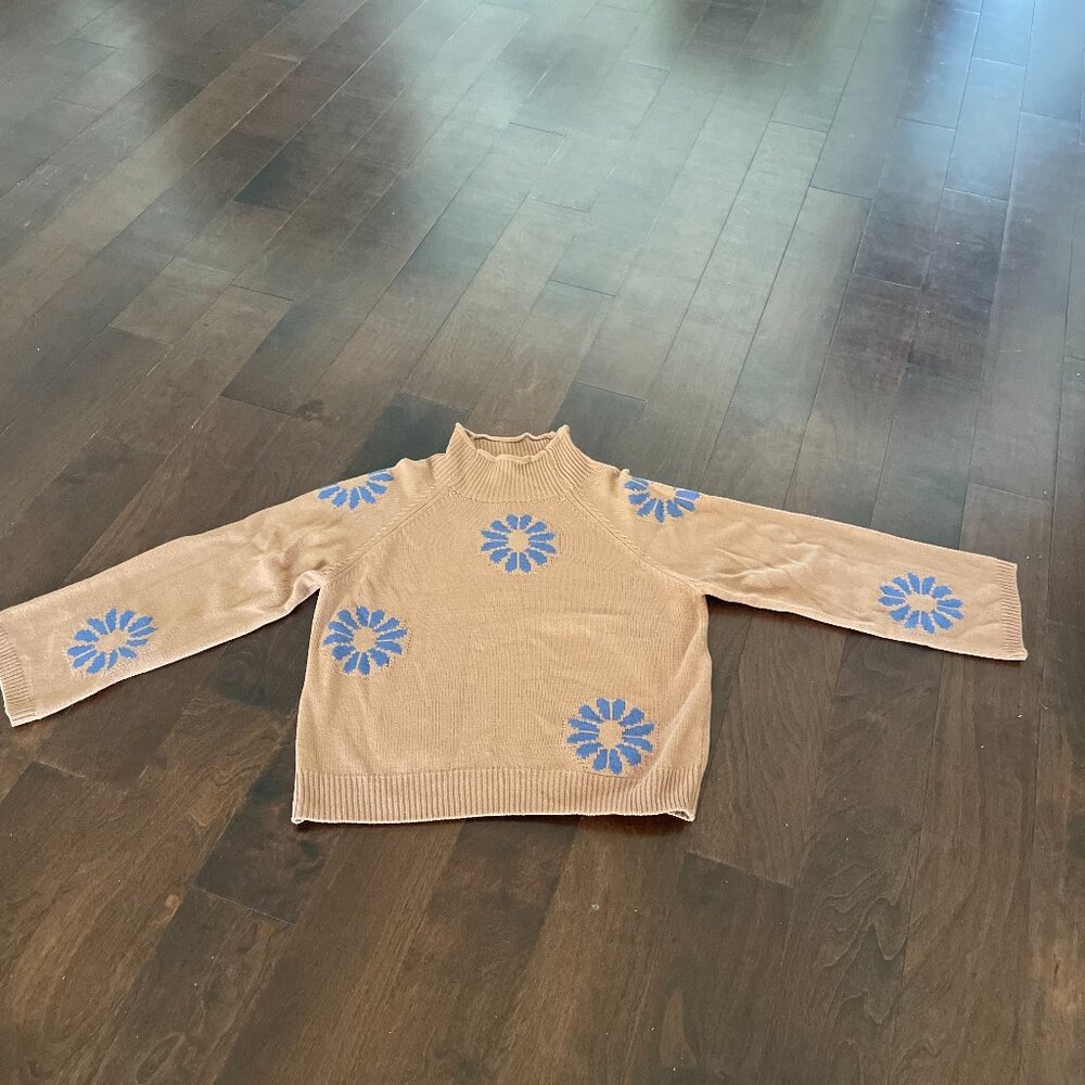 Cute Sweater- NEVER Worn